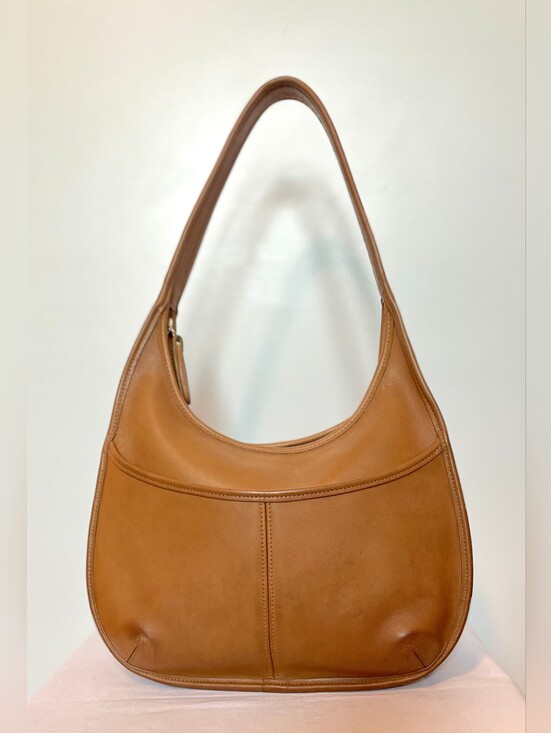 Coach Handbags - Vintage Coach Toffee Pocket Ergo